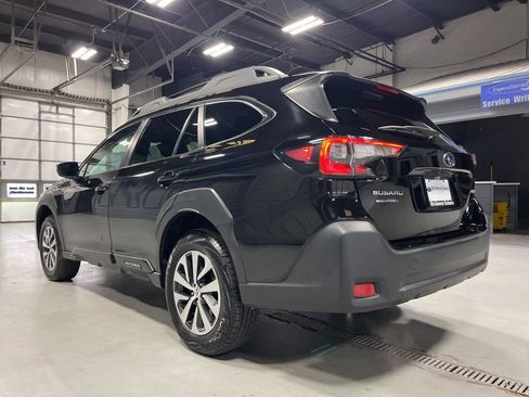 Used 2024 Subaru Outback Premium image 6