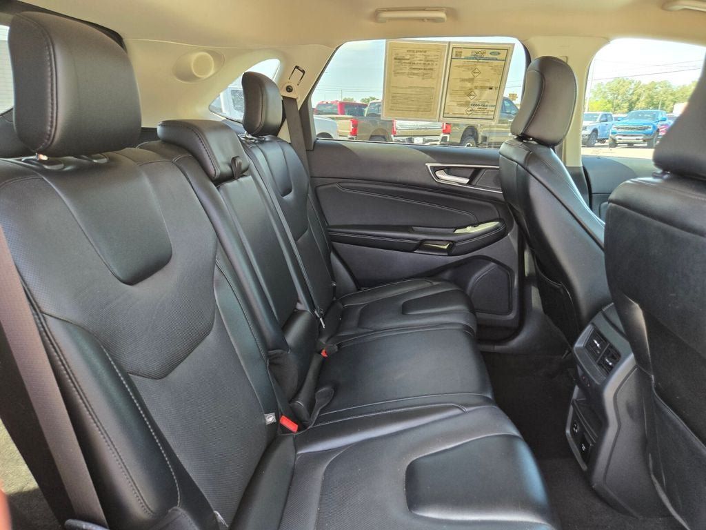 Used 2022 Ford Edge Titanium w/ Equipment Group 301A AWD/4WD image 18