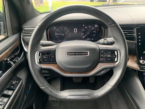 Used 2024 Jeep Grand Wagoneer L 4WD image 11
