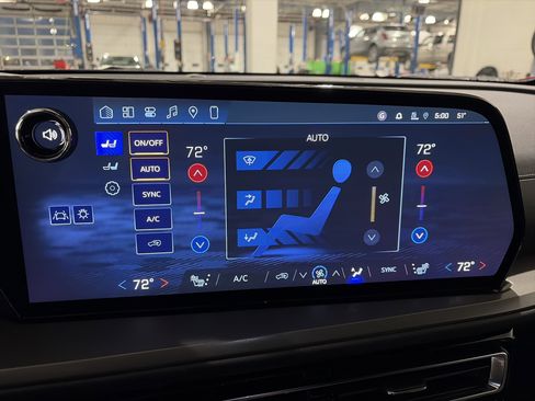 New 2026 Chevrolet Traverse LT w/ Sun and Wheel Package image 28