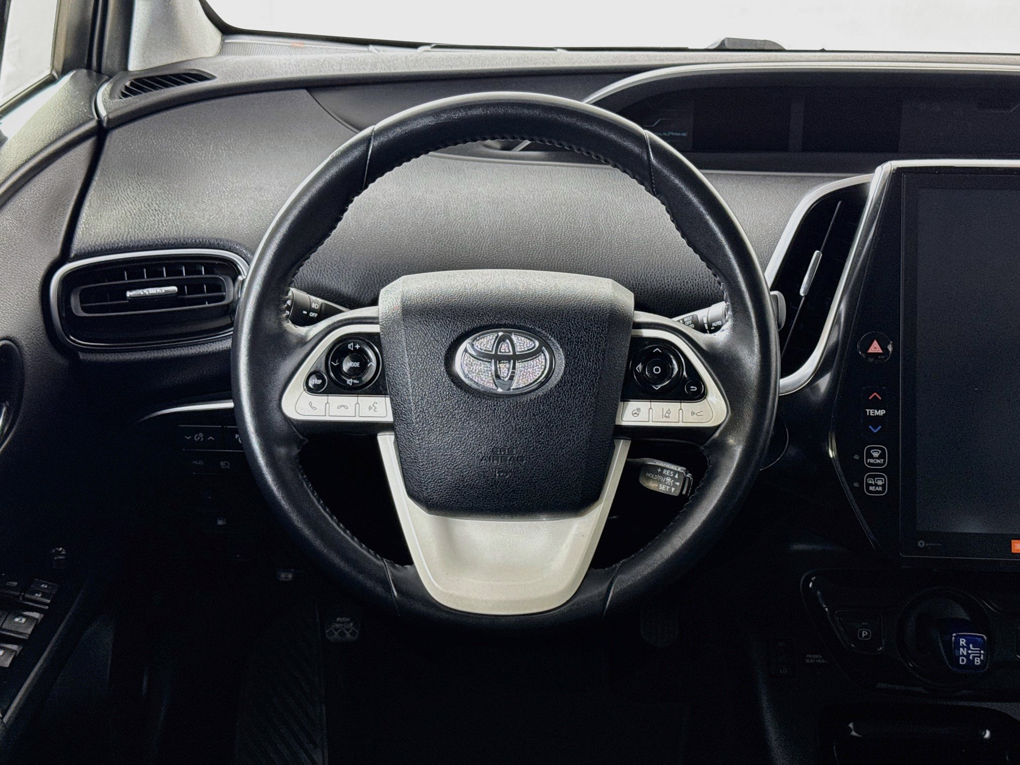 Certified 2017 Toyota Prius Prime Advanced FWD image 4
