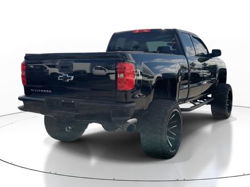 Used 2018 Chevrolet Silverado 1500 Custom w/ Custom Convenience Package image 4