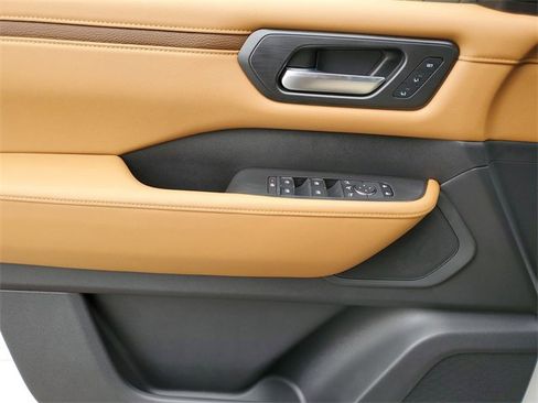 New 2025 Nissan Armada SL w/ Captain's Chari Seat Package image 21