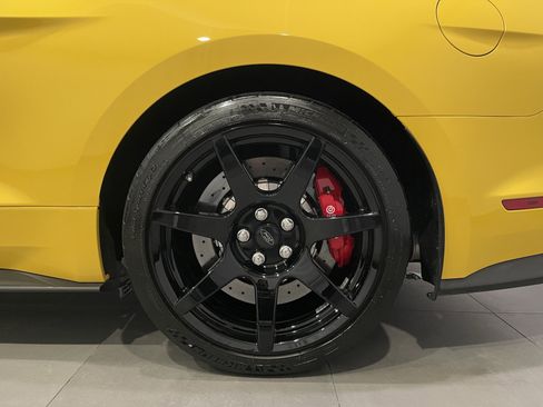 Used 2017 Ford Mustang Shelby GT350R w/ GT350R Equipment Group 920A RWD image 8