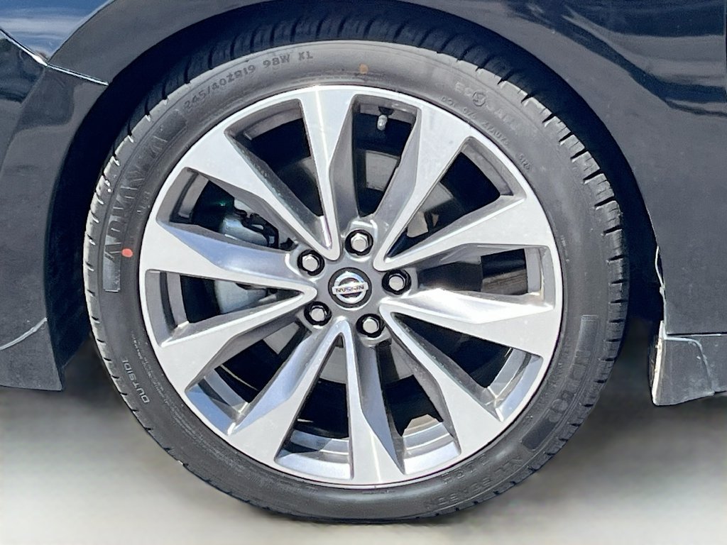 Used 2022 Nissan Maxima Platinum w/ Sport Mat Group FWD image 33