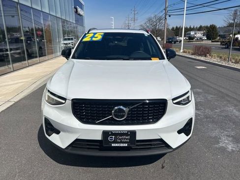 Certified 2025 Volvo XC40 B5 Plus image 7