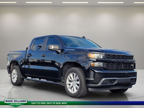 Used 2019 Chevrolet Silverado 1500 Custom w/ Custom Value Package AWD/4WD image 1