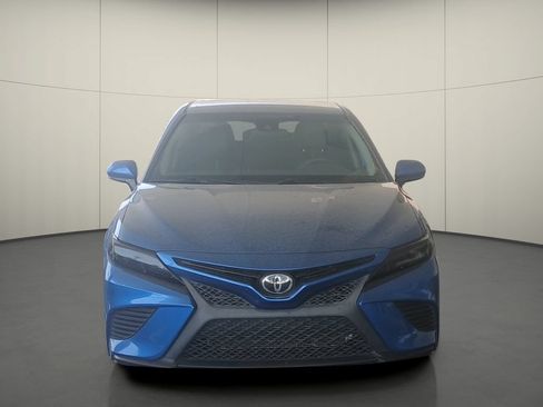 Used 2020 Toyota Camry SE w/ Carpet Mat Package FWD image 2