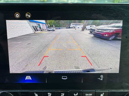 Certified 2023 Chevrolet Colorado LT w/ LT Convenience Package II image 15