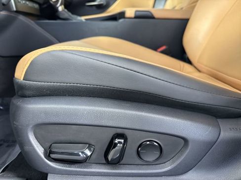 Certified 2025 Lexus ES 350 350 image 24