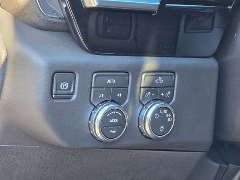 New 2026 GMC Sierra 1500 SLE image 30