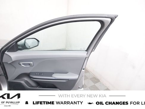 New 2025 Kia K4 LXS image 15