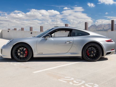 Used 2018 Porsche 911 GT3 RS image 4