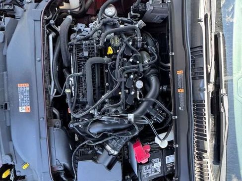 Used 2018 Ford Fusion SE w/ Fusion SE Technology Package FWD image 21