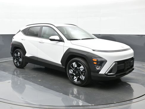 Certified 2024 Hyundai Kona SEL FWD image 6