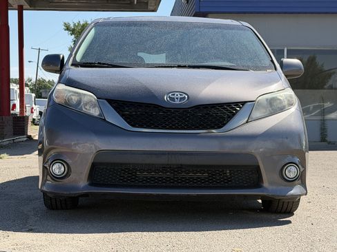 Used 2011 Toyota Sienna SE w/ Preferred Pkg FWD image 9