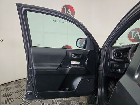 Used 2020 Toyota Tacoma TRD Pro AWD/4WD image 12