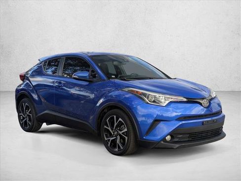 Used 2018 Toyota C-HR XLE image 3