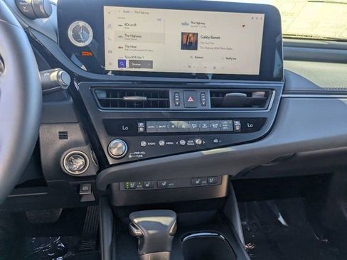 Used 2025 Lexus ES 350 w/ Premium Package image 24