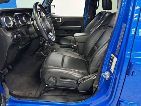 Used 2021 Jeep Wrangler Unlimited Rubicon w/ Trailer Tow Package AWD/4WD image 16