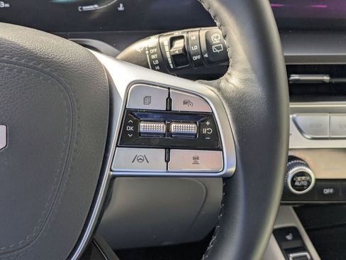 Used 2025 Kia Telluride S image 17