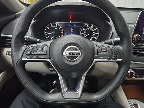 Used 2020 Nissan Altima 2.5 S FWD image 19