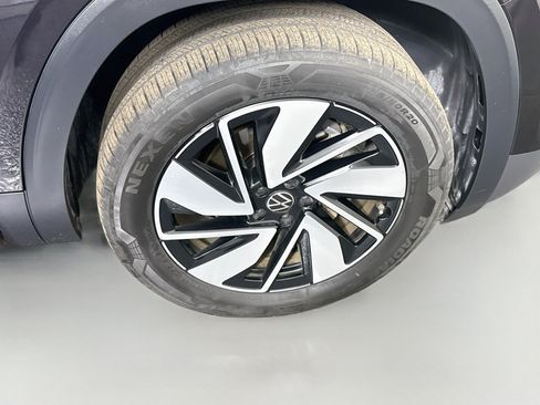 Used 2026 Volkswagen Atlas SE FWD image 32