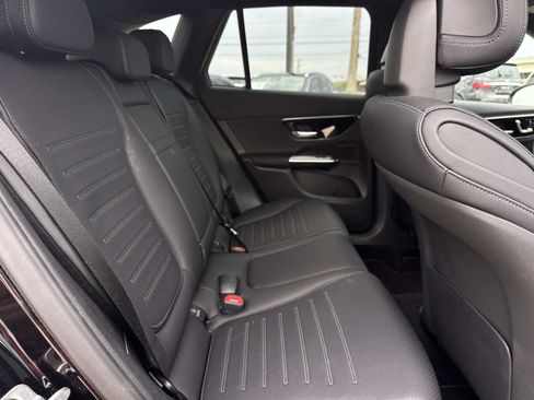 Used 2026 Mercedes-Benz GLC 300 image 9
