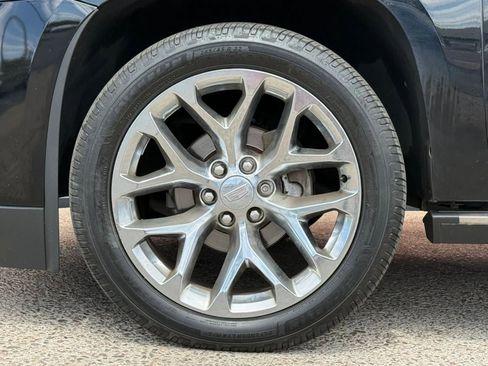 Used 2019 Cadillac Escalade ESV Luxury image 29