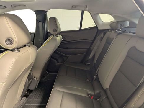 Used 2026 Chevrolet Trax ACTIV w/ Sunroof Package FWD image 35