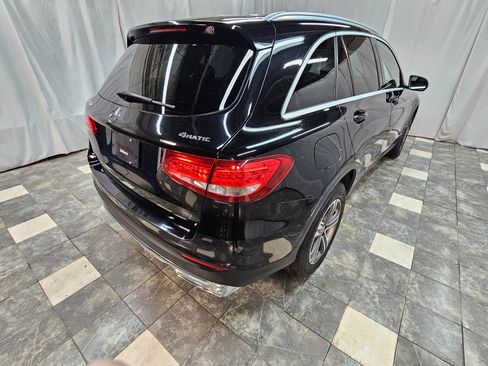Used 2019 Mercedes-Benz GLC 300 4MATIC image 3