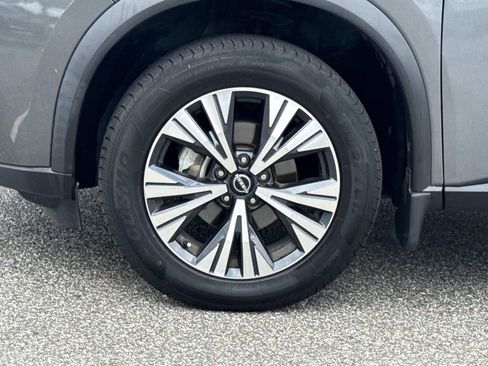 Certified 2022 Nissan Rogue SV FWD image 11