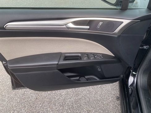 Used 2018 Ford Fusion S image 11