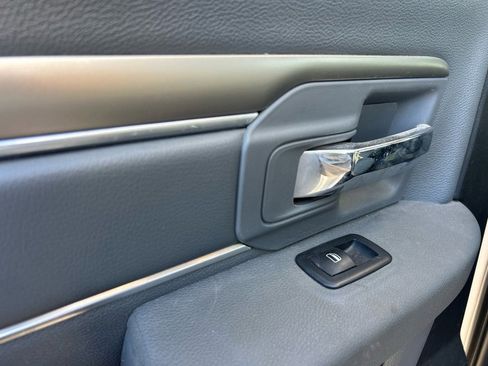 Used 2018 RAM 2500 SLT image 25