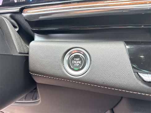 Used 2023 Cadillac Escalade Premium Luxury image 22