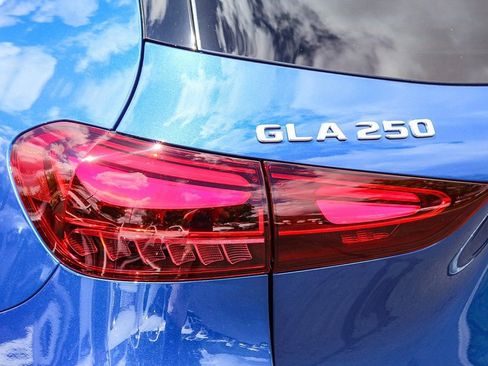 Used 2024 Mercedes-Benz GLA 250 4MATIC image 11