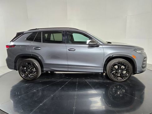 Used 2025 Volkswagen Tiguan SE R-Line AWD/4WD image 7