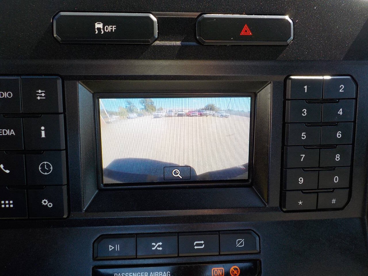 Used 2022 Ford F250 XL w/ Power Equipment Group RWD image 19