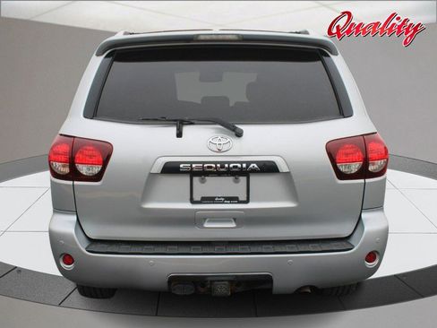 Used 2020 Toyota Sequoia Platinum image 4