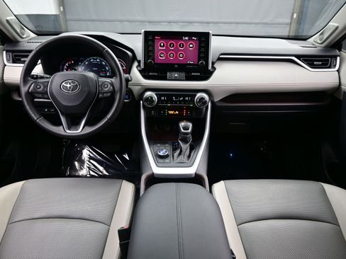 Used 2021 Toyota RAV4 Limited w/ Limited Grade Weather Package AWD/4WD image 17