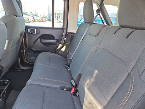 Used 2024 Jeep Wrangler Sport S image 9