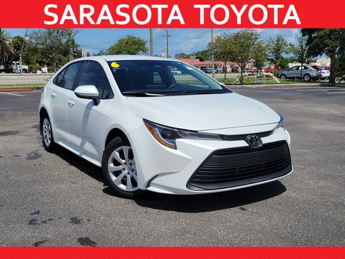 Used 2026 Toyota Corolla LE FWD image 1