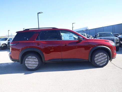 New 2026 Nissan Pathfinder SL w/ SL Premium Package image 3