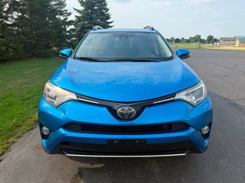 Used 2018 Toyota RAV4 XLE w/ Plus Extra Value Package AWD/4WD image 5