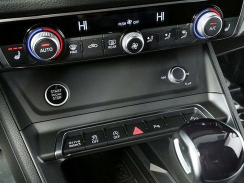 Used 2025 Audi Q3 2.0T Premium w/ Convenience Package image 15