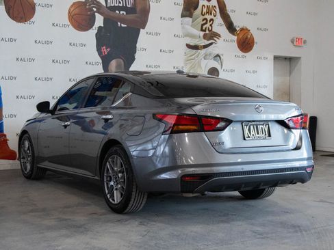 Used 2022 Nissan Altima 2.5 SV image 21