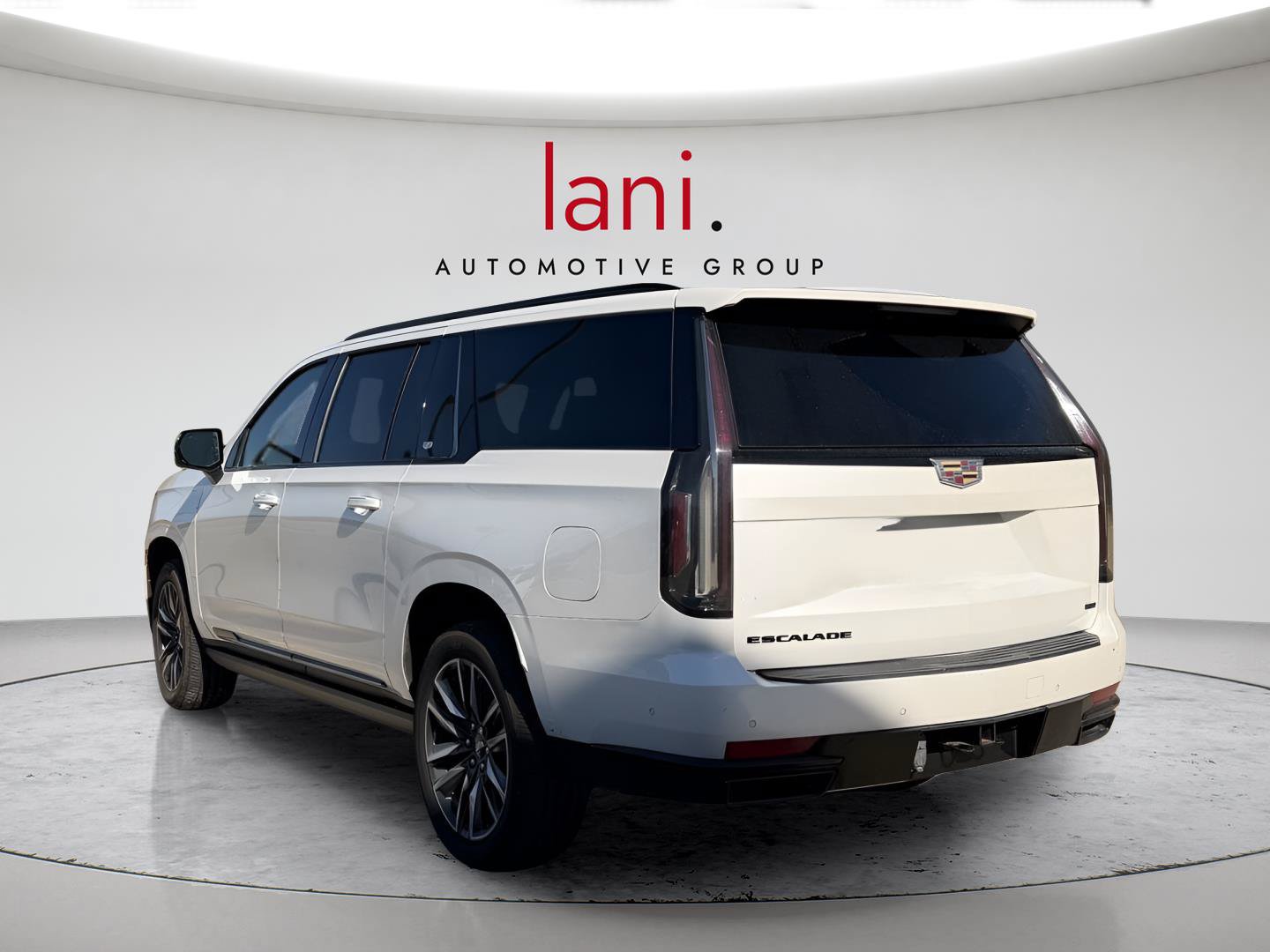 Used 2022 Cadillac Escalade ESV Sport Platinum AWD/4WD image 6