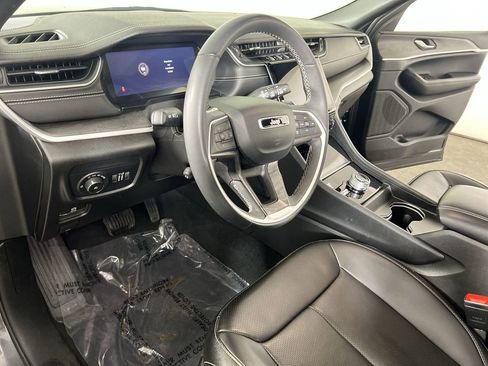 Used 2024 Jeep Grand Cherokee L Limited w/ Luxury Tech Group II image 11