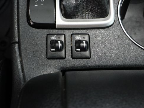 Used 2019 Toyota Highlander XLE FWD image 22