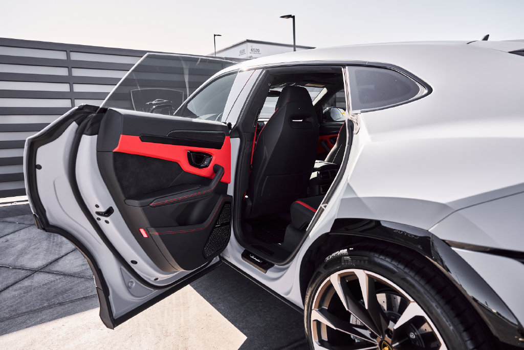 Used 2024 Lamborghini Urus S AWD/4WD image 31